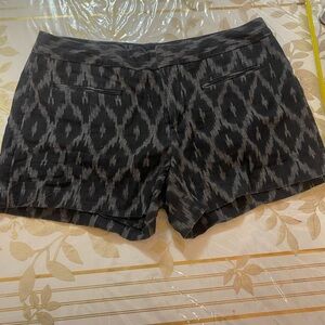 Women's Black Patterned Stretch Shorts